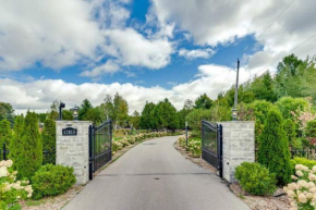 Large Estate with Luxury Collection of Amenities
